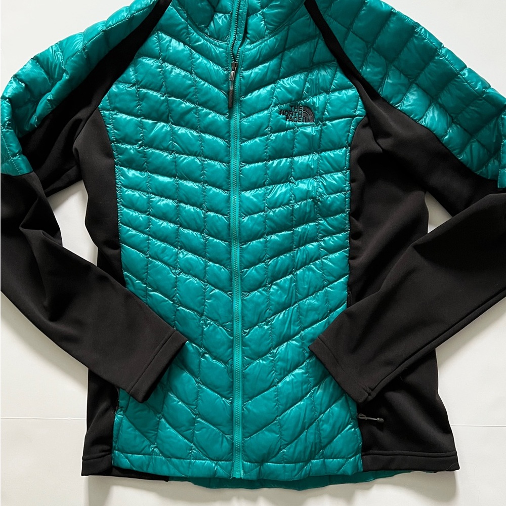 North Face jacket like new size large